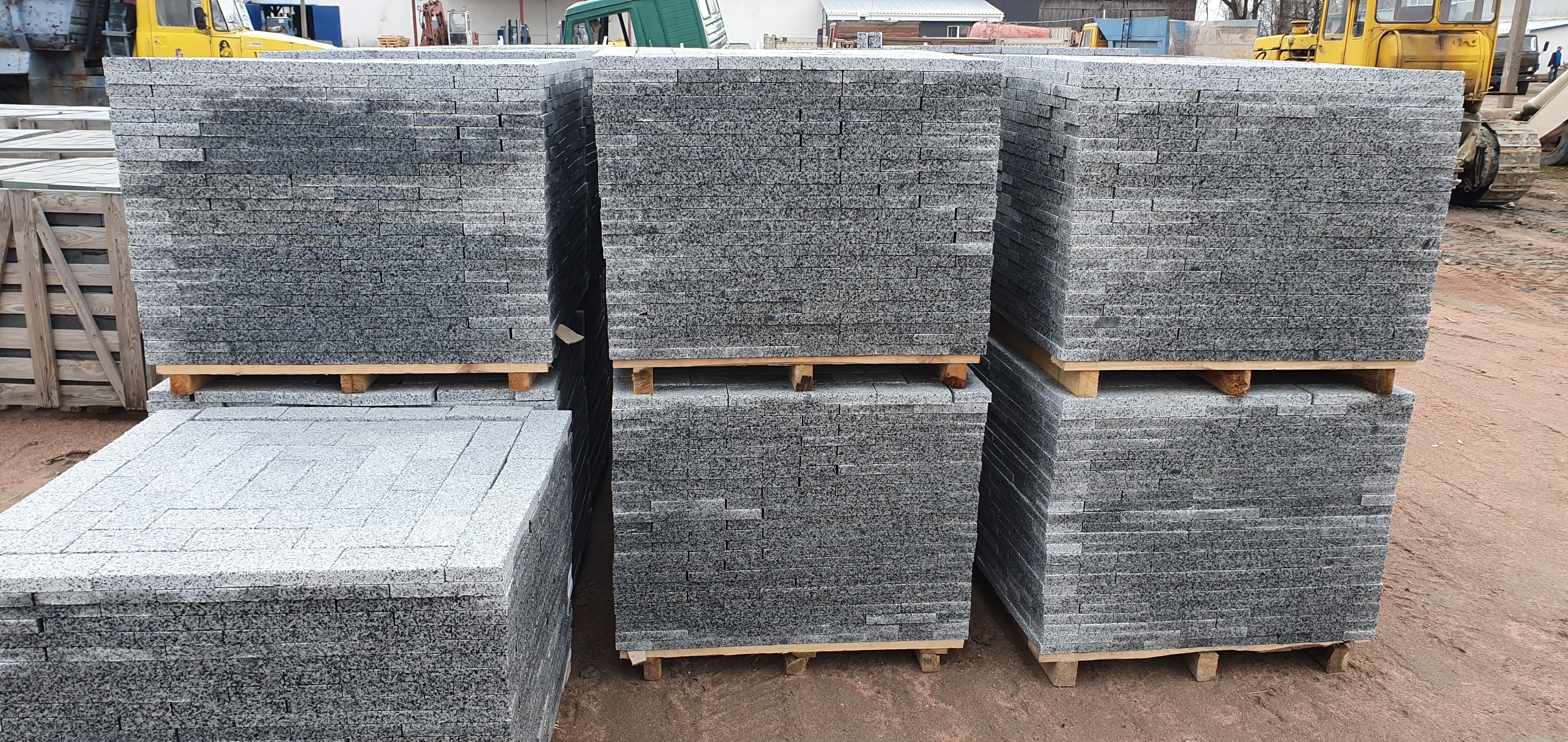 Бруківка гранітна з Покостівського граніту 200х100х30 мм пиляна  термооброблена — додаткове фото