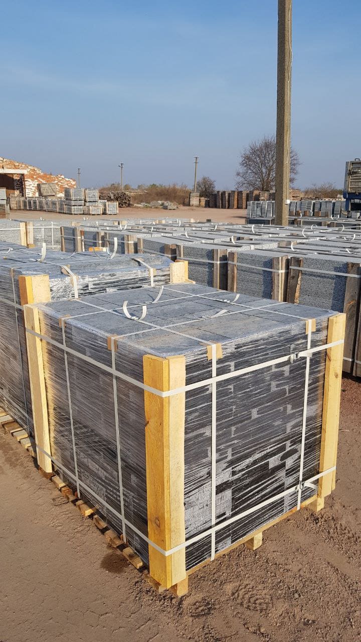 Плитка гранітна з габро 300х300х50 мм   термооброблена — додаткове фото